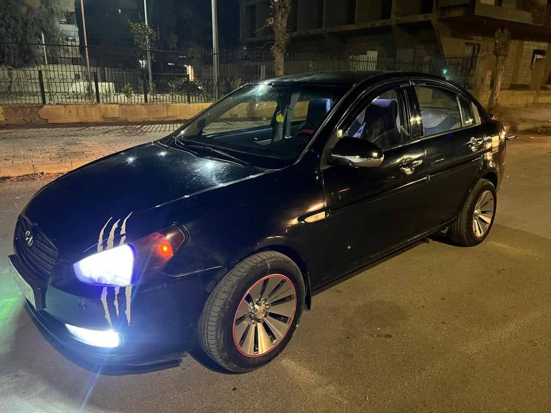 هونداي_فيرنا 🔷 كرت 2006 🚘 🔷 لون أسود 🔷 غيار عادي 🔷 خالية جوا وسقف - محافظة دمشق