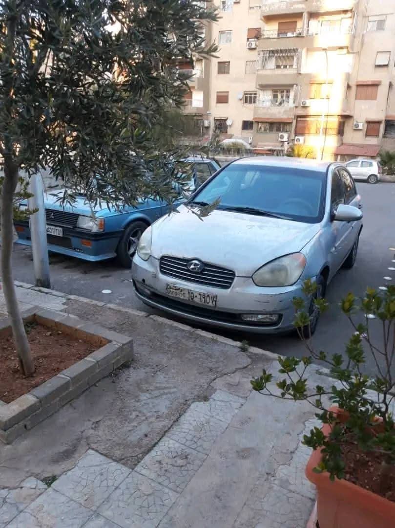 فيرنا 2006 خالية برا جوا ولا نقطة بويا فيهاجرد لون مكيف مركزي شبابك كهربا فيرنا 2006 خالية برا جوا ولا نقطة بويا فيهاجرد لون مكيف مركزي شبابك كهربا - هونداي - 2006 - محافظة دمشق - صورة 3 من 4