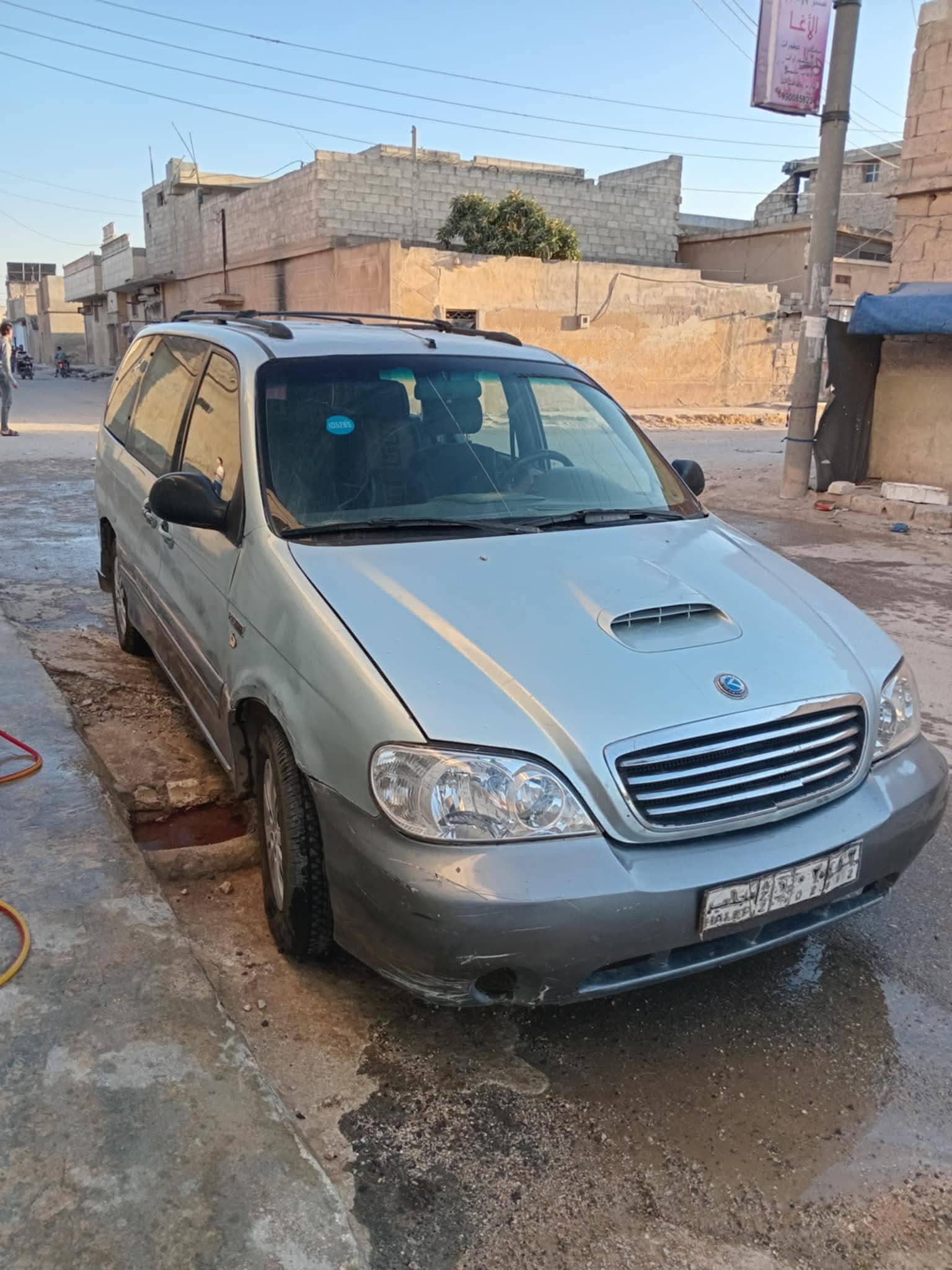 كيا كرنفال موديل 2001 خالية العلام تماما - محافظة حلب