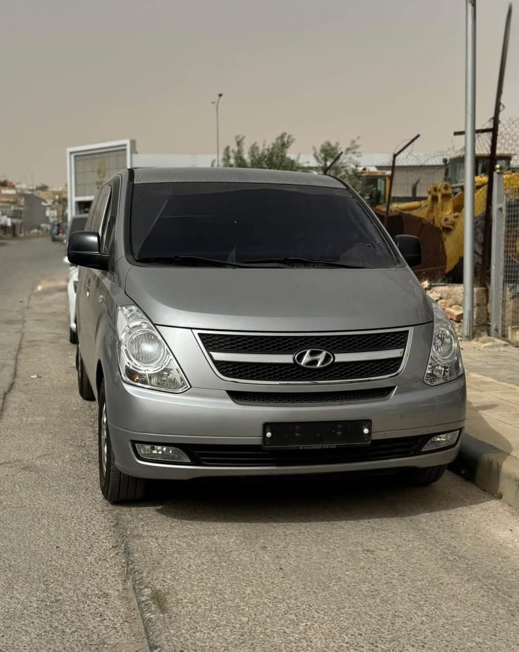فان هيونداي جراند H1 2015 وارد كوريا سياحي فل ركاب اصلي بحال الوكاله فان هيونداي جراند H1 2015 وارد كوريا سياحي فل ركاب اصلي بحال الوكاله - هونداي - 2015 - محافظة دمشق - صورة 5 من 7