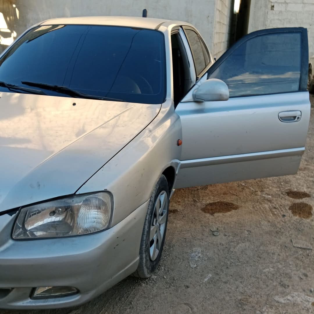 للبيع فيرنا هديه كارت 2010 زرنار نظافه السقف والداخل وكاله للبيع فيرنا هديه كارت 2010 زرنار نظافه السقف والداخل وكاله - هونداي - 2010 - محافظة دمشق - صورة 4 من 5