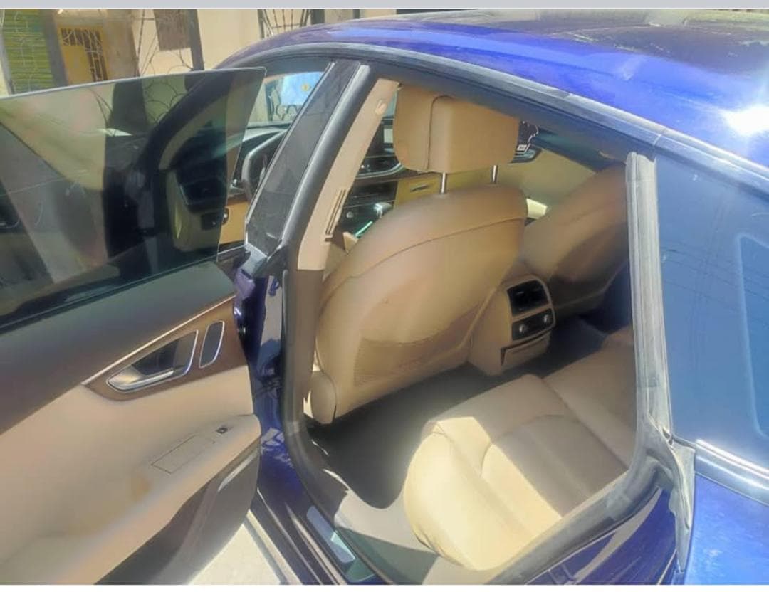 اودي rs 2014 وارد الكويت اكمل وصف رقم ١ شاشة وسطية كراسي جلد كراسي كهربا ابواب شفط فتحة تحكم سكان اودي rs 2014 وارد الكويت اكمل وصف رقم ١ شاشة وسطية كراسي جلد كراسي كهربا ابواب شفط فتحة تحكم سكان - أودي - 2014 - محافظة دمشق - صورة 5 من 8