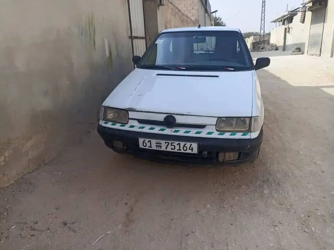 سكودا كرتا 97 خاليه جوا من برا بخ رفراف قطعتين - محافظة حماة