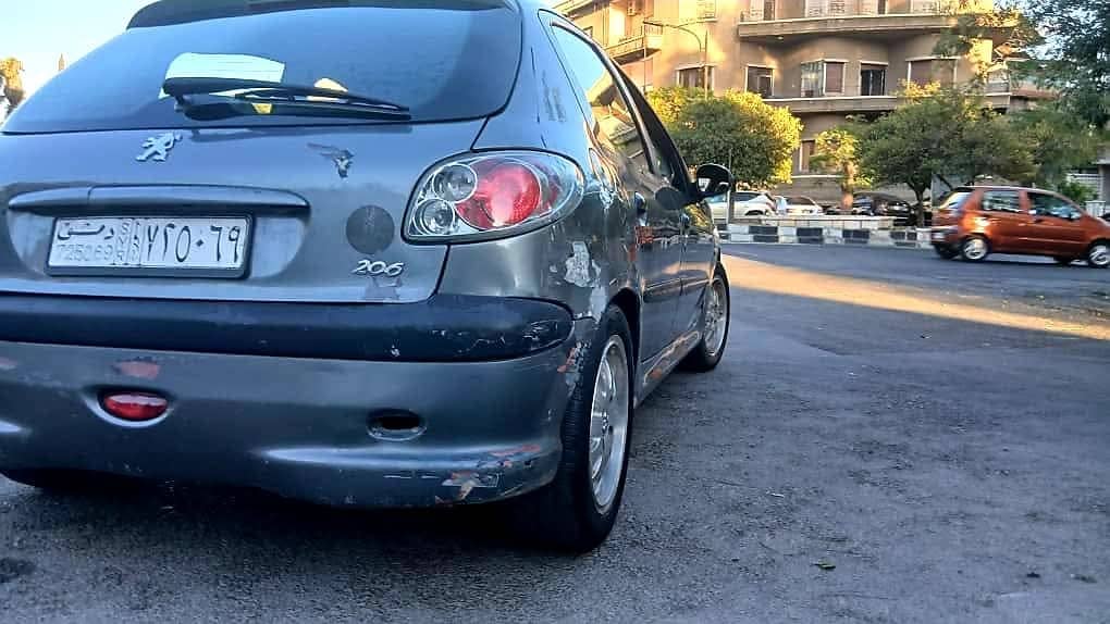 بيجو 206 خاليه جوا والسقف خالي - محافظة دمشق