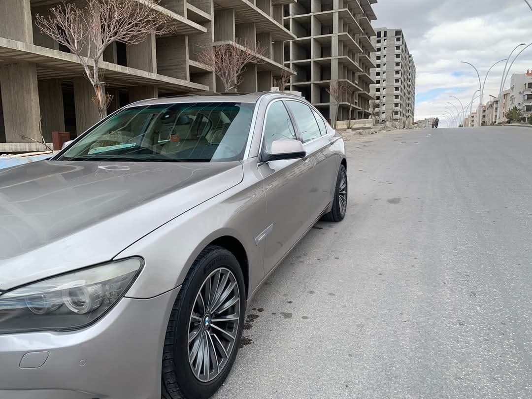 سيارة BMW 730Li ( بانزين ) سنة الصنع 2011 وارد الكويت سيارة BMW 730Li ( بانزين ) سنة الصنع 2011 وارد الكويت - بي إم دبليو - 2011 - محافظة دمشق - صورة 3 من 4